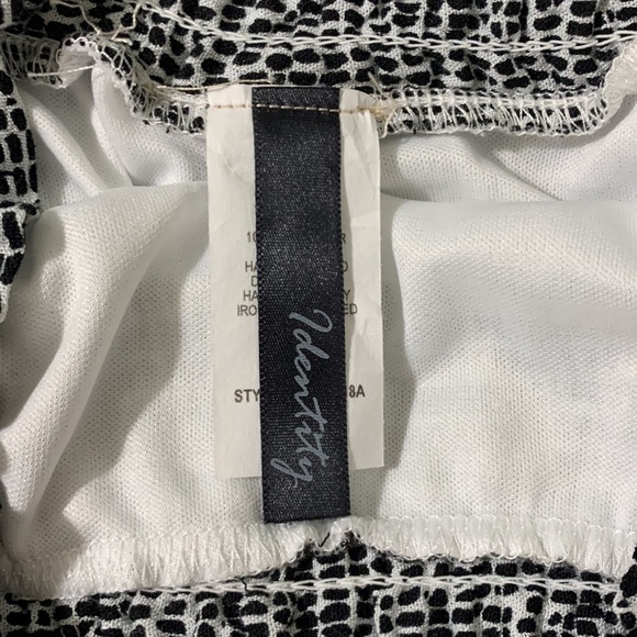 Summer skirt, black white with lining. 16 inches in length. Waist 22-24 inches - Picture 2 of 6